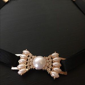 Pearl choker necklace